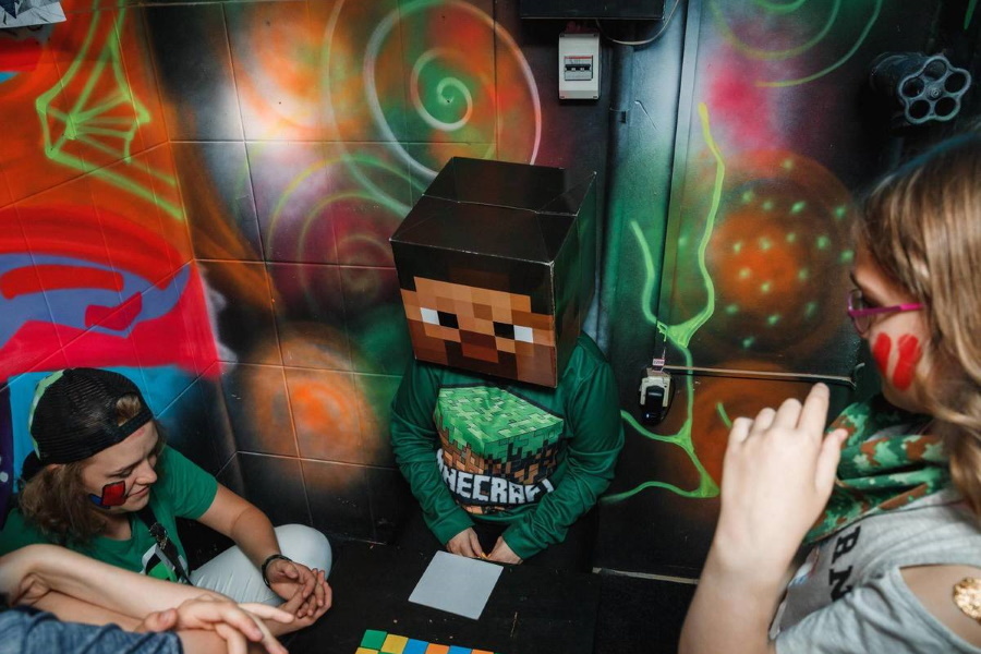 Квест в реальности Майнкрафт от компании Братья Гримм Квест в реальности Майнкрафт от компании Братья Гримм