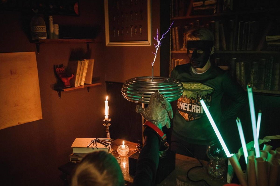 Квест в реальности Майнкрафт от компании Братья Гримм Квест в реальности Майнкрафт от компании Братья Гримм