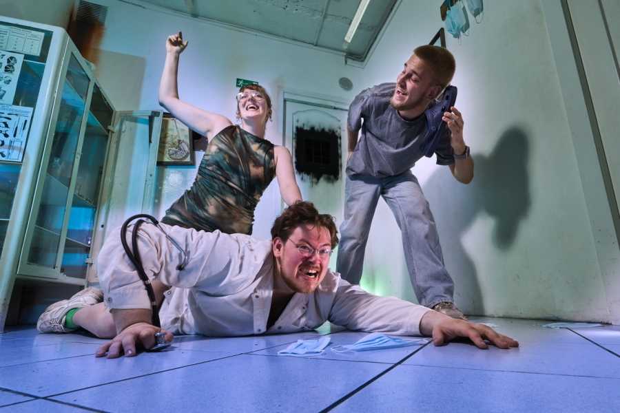 Квест в реальности Алкогольный квест "Капельница" от компании Quest Guru Квест в реальности Алкогольный квест "Капельница" от компании Quest Guru